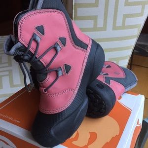 Sorel girls snow boots